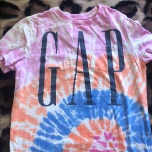 tie dye gap t-shirt